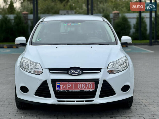 Белый Форд Фокус, объемом двигателя 1.6 л и пробегом 174 тыс. км за 8200 $, фото 1 на Automoto.ua