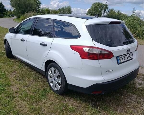 Белый Форд Фокус, объемом двигателя 1.6 л и пробегом 288 тыс. км за 6800 $, фото 2 на Automoto.ua