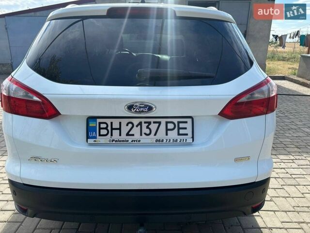 Белый Форд Фокус, объемом двигателя 1 л и пробегом 164 тыс. км за 6800 $, фото 1 на Automoto.ua