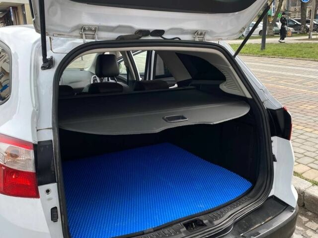 Белый Форд Фокус, объемом двигателя 1.6 л и пробегом 200 тыс. км за 6500 $, фото 21 на Automoto.ua