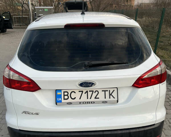 Белый Форд Фокус, объемом двигателя 1.6 л и пробегом 240 тыс. км за 7999 $, фото 9 на Automoto.ua