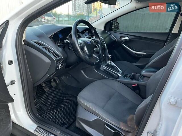 Белый Форд Фокус, объемом двигателя 1.6 л и пробегом 315 тыс. км за 6900 $, фото 9 на Automoto.ua