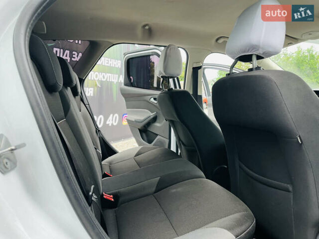 Форд Фокус 2014 в Харькове на Automoto.ua Белый Форд Фокус, объемом двигателя 1.6 л и пробегом 225 тыс. км за 8200 $, фото 16 на Automoto.ua