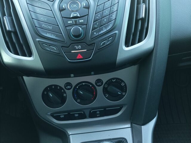 Белый Форд Фокус, объемом двигателя 1 л и пробегом 168 тыс. км за 6500 $, фото 12 на Automoto.ua