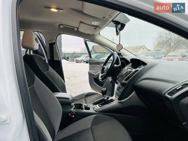 Белый Форд Фокус, объемом двигателя 1.56 л и пробегом 233 тыс. км за 7400 $, фото 18 на Automoto.ua