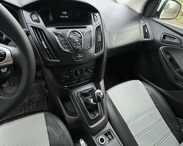 Форд Фокус 2014 у Бердичеве на Automoto.ua Білий Форд Фокус, об'ємом двигуна 1.6 л та пробігом 315 тис. км за 6300 $, фото 8 на Automoto.ua