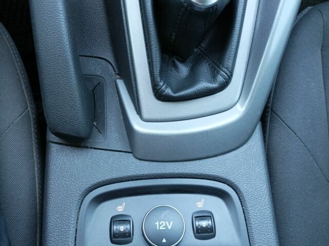 Белый Форд Фокус, объемом двигателя 1 л и пробегом 168 тыс. км за 6500 $, фото 15 на Automoto.ua