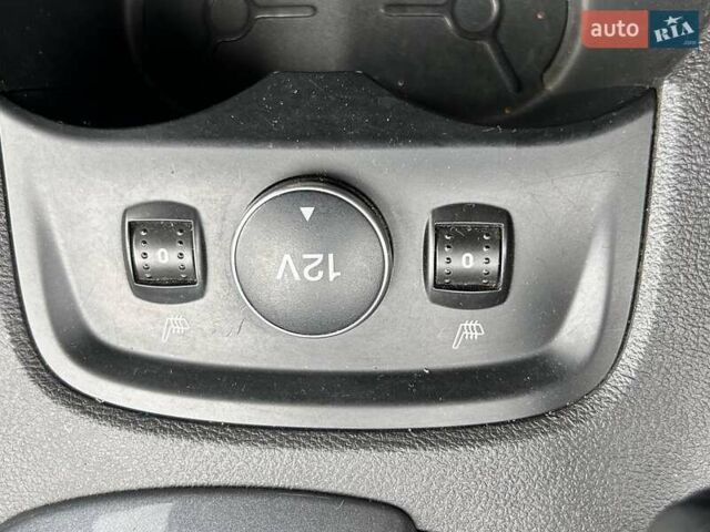 Белый Форд Фокус, объемом двигателя 1 л и пробегом 164 тыс. км за 7700 $, фото 26 на Automoto.ua