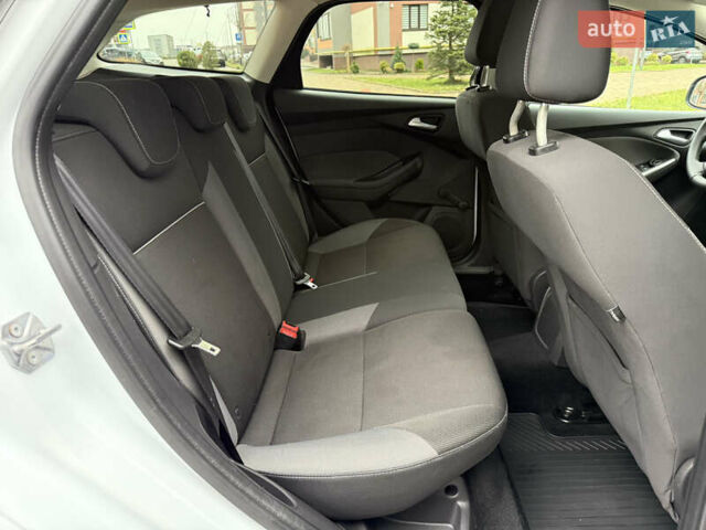 Белый Форд Фокус, объемом двигателя 1.6 л и пробегом 191 тыс. км за 8942 $, фото 36 на Automoto.ua