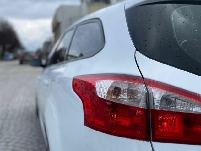 Белый Форд Фокус, объемом двигателя 1.6 л и пробегом 200 тыс. км за 6500 $, фото 19 на Automoto.ua