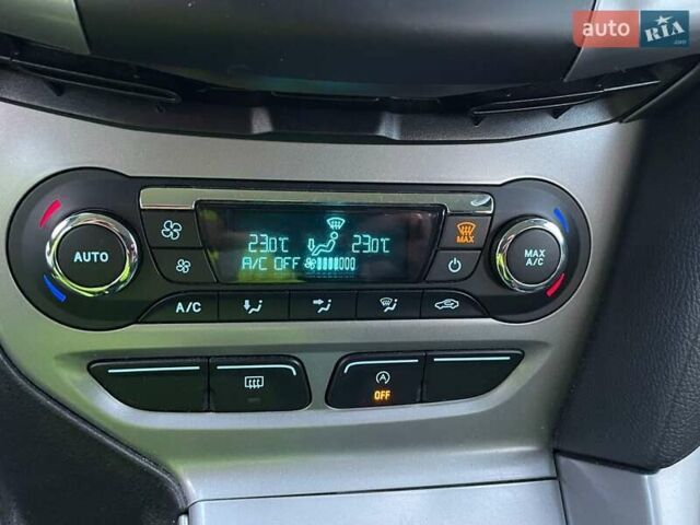 Білий Форд Фокус, об'ємом двигуна 1.56 л та пробігом 300 тис. км за 6900 $, фото 6 на Automoto.ua