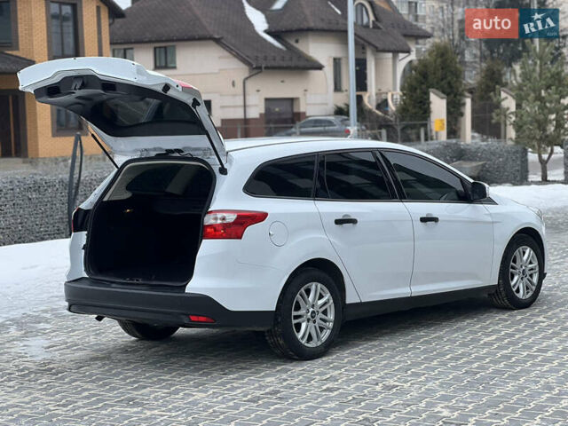 Белый Форд Фокус, объемом двигателя 1.6 л и пробегом 174 тыс. км за 7900 $, фото 16 на Automoto.ua
