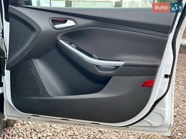 Белый Форд Фокус, объемом двигателя 1 л и пробегом 164 тыс. км за 7700 $, фото 32 на Automoto.ua