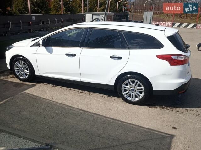 Белый Форд Фокус, объемом двигателя 1.6 л и пробегом 175 тыс. км за 8700 $, фото 4 на Automoto.ua