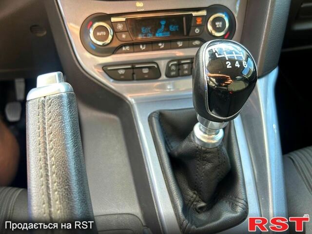 Белый Форд Фокус, объемом двигателя 1 л и пробегом 164 тыс. км за 7600 $, фото 5 на Automoto.ua