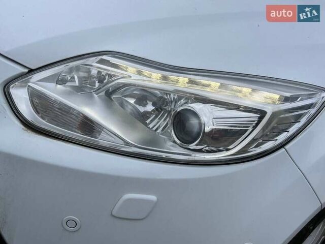 Белый Форд Фокус, объемом двигателя 1 л и пробегом 164 тыс. км за 7700 $, фото 8 на Automoto.ua