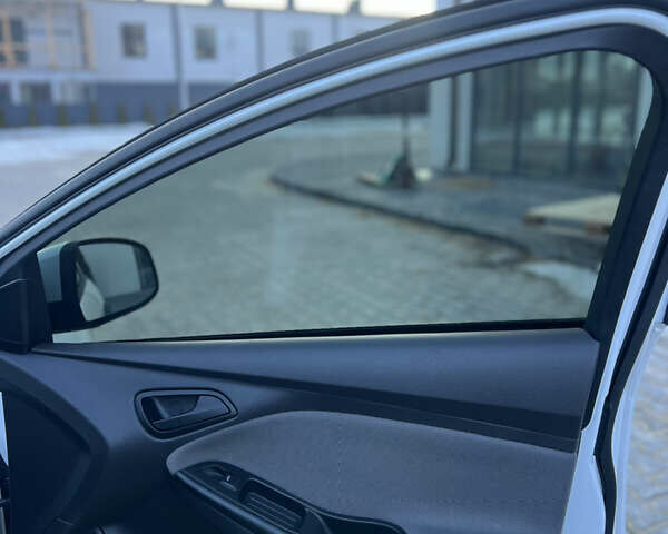 Белый Форд Фокус, объемом двигателя 1.6 л и пробегом 174 тыс. км за 7900 $, фото 26 на Automoto.ua