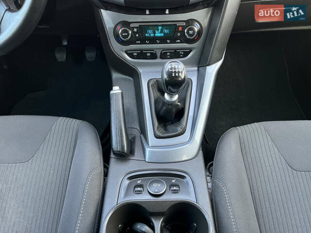 Белый Форд Фокус, объемом двигателя 1.6 л и пробегом 218 тыс. км за 8799 $, фото 123 на Automoto.ua