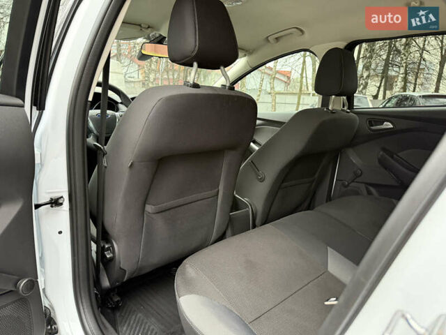 Белый Форд Фокус, объемом двигателя 1.6 л и пробегом 191 тыс. км за 8942 $, фото 31 на Automoto.ua