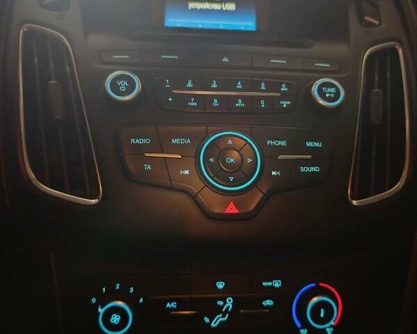 Білий Форд Фокус, об'ємом двигуна 1.5 л та пробігом 248 тис. км за 4300 $, фото 12 на Automoto.ua