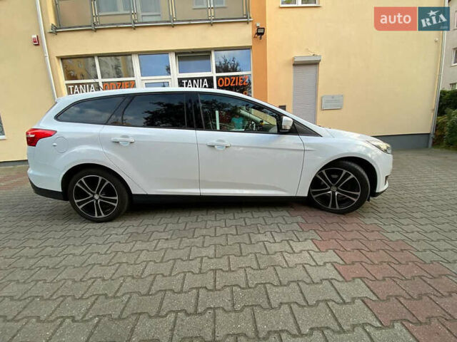 Форд Фокус 2015 в Львове на Automoto.ua Белый Форд Фокус, объемом двигателя 1.56 л и пробегом 193 тыс. км за 9000 $, фото 18 на Automoto.ua
