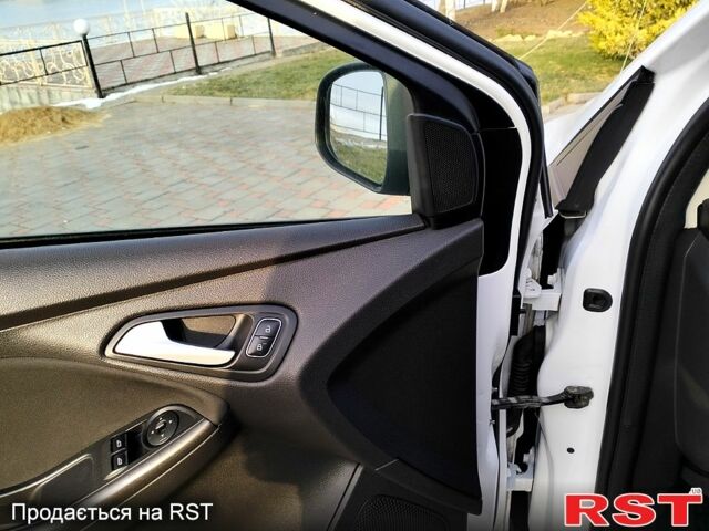 Білий Форд Фокус, об'ємом двигуна 1.6 л та пробігом 0 тис. км за 7900 $, фото 5 на Automoto.ua