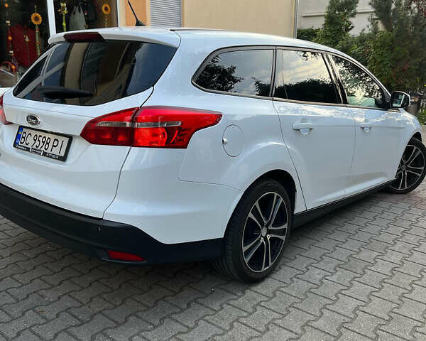 Форд Фокус 2015 в Львове на Automoto.ua Белый Форд Фокус, объемом двигателя 1.56 л и пробегом 193 тыс. км за 9000 $, фото 2 на Automoto.ua