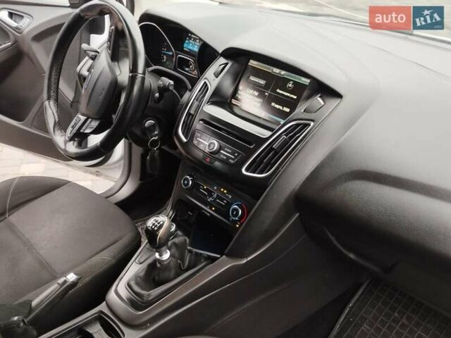 Белый Форд Фокус, объемом двигателя 1.6 л и пробегом 163 тыс. км за 8699 $, фото 28 на Automoto.ua