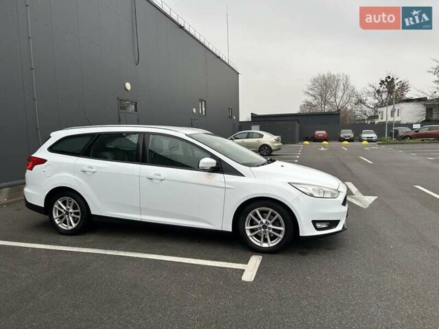 Белый Форд Фокус, объемом двигателя 1 л и пробегом 169 тыс. км за 8700 $, фото 2 на Automoto.ua