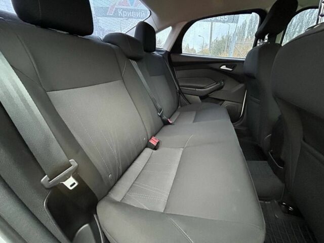 Белый Форд Фокус, объемом двигателя 2 л и пробегом 109 тыс. км за 8700 $, фото 13 на Automoto.ua