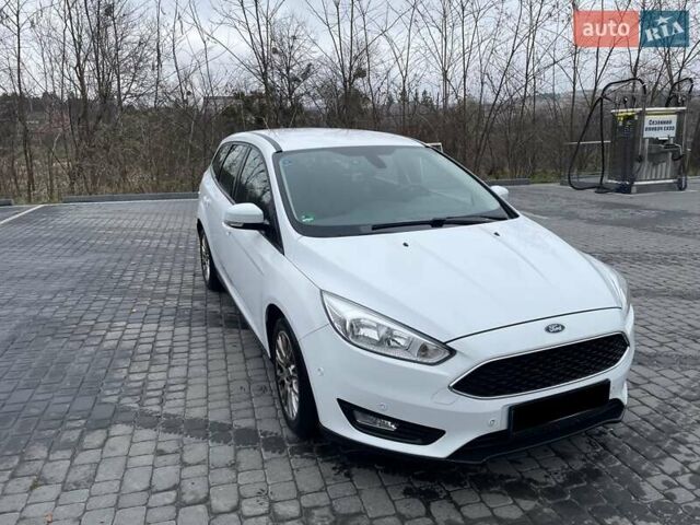 Белый Форд Фокус, объемом двигателя 1.5 л и пробегом 256 тыс. км за 8500 $, фото 2 на Automoto.ua
