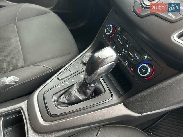 Белый Форд Фокус, объемом двигателя 1 л и пробегом 169 тыс. км за 8700 $, фото 13 на Automoto.ua