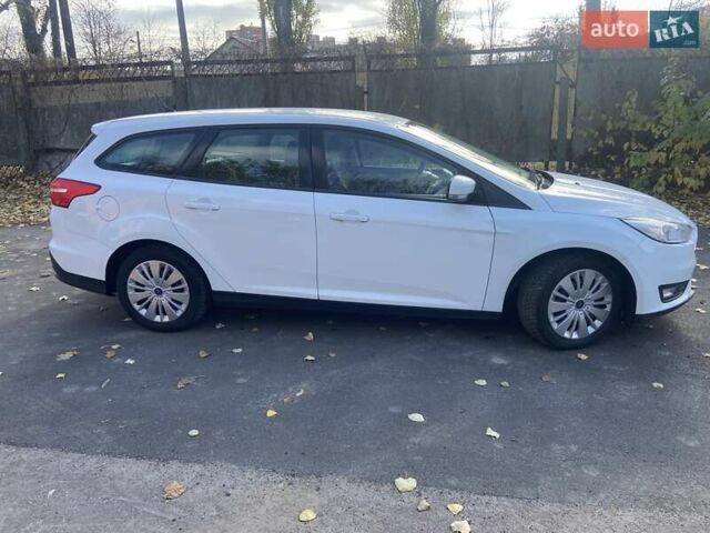 Белый Форд Фокус, объемом двигателя 1 л и пробегом 134 тыс. км за 7150 $, фото 4 на Automoto.ua