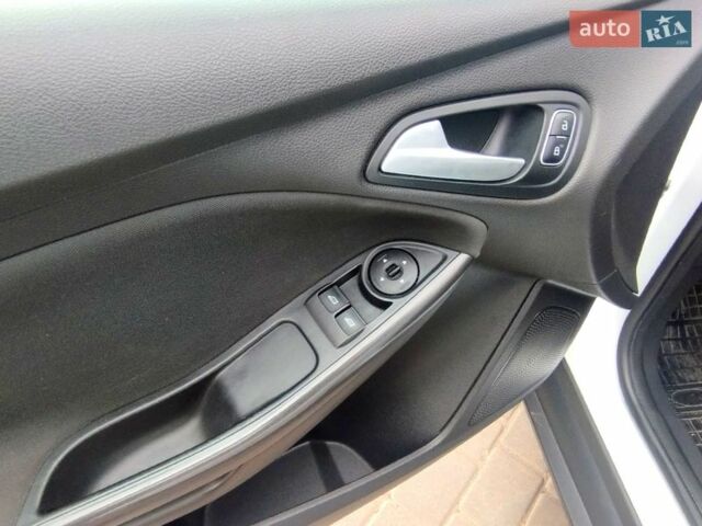 Белый Форд Фокус, объемом двигателя 1.56 л и пробегом 263 тыс. км за 7500 $, фото 20 на Automoto.ua