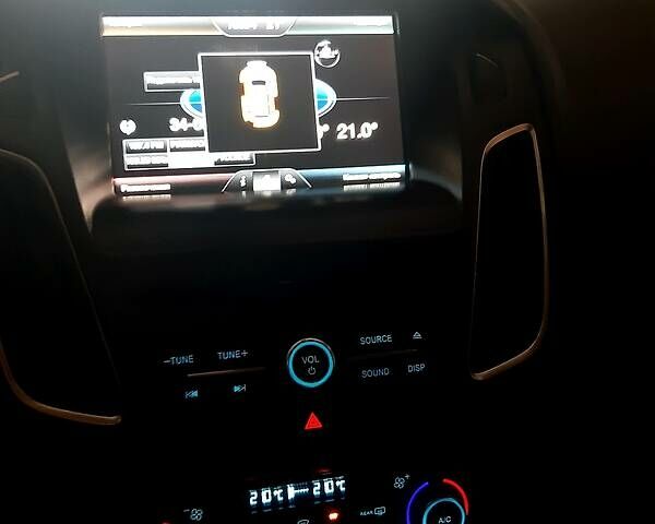 Белый Форд Фокус, объемом двигателя 1.5 л и пробегом 161 тыс. км за 12800 $, фото 67 на Automoto.ua