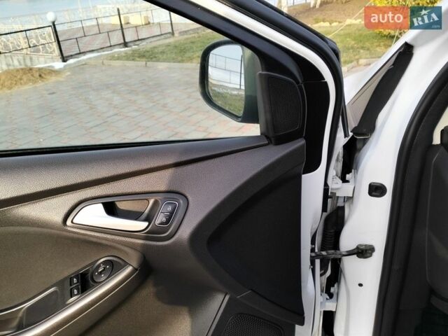 Білий Форд Фокус, об'ємом двигуна 1.6 л та пробігом 263 тис. км за 7700 $, фото 36 на Automoto.ua