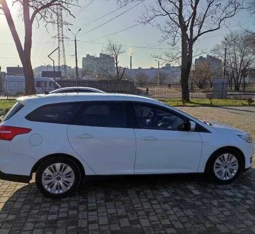 Белый Форд Фокус, объемом двигателя 1.5 л и пробегом 250 тыс. км за 7786 $, фото 6 на Automoto.ua