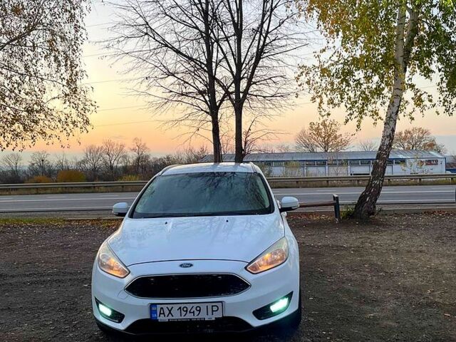 Форд Фокус 2015 у Харкові на Automoto.ua Білий Форд Фокус, об'ємом двигуна 1 л та пробігом 200 тис. км за 7000 $, фото 2 на Automoto.ua