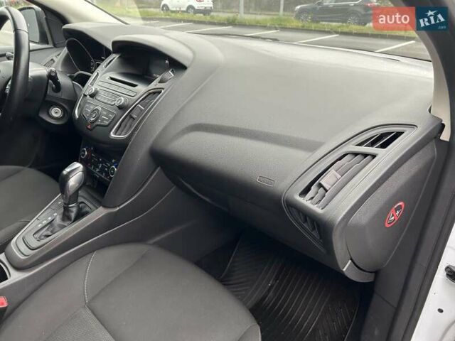 Белый Форд Фокус, объемом двигателя 1 л и пробегом 169 тыс. км за 8700 $, фото 12 на Automoto.ua