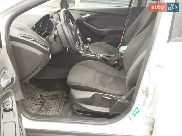Белый Форд Фокус, объемом двигателя 1.6 л и пробегом 163 тыс. км за 8699 $, фото 20 на Automoto.ua