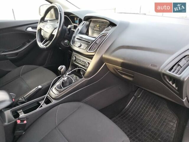 Білий Форд Фокус, об'ємом двигуна 1.6 л та пробігом 263 тис. км за 7999 $, фото 15 на Automoto.ua