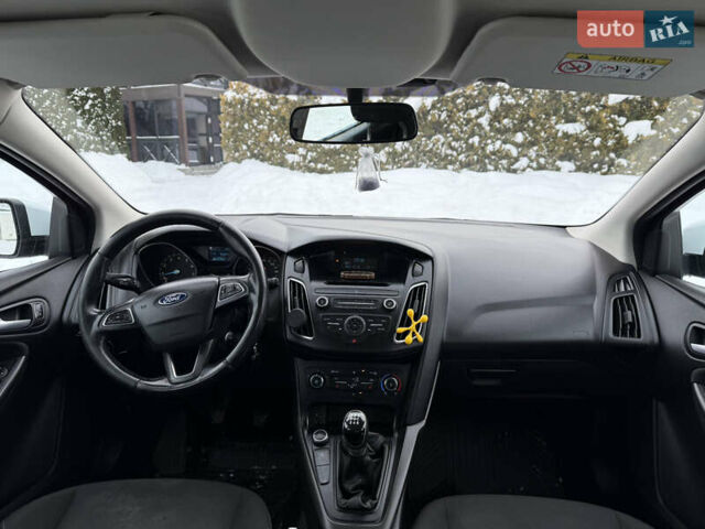 Белый Форд Фокус, объемом двигателя 1 л и пробегом 251 тыс. км за 7400 $, фото 27 на Automoto.ua