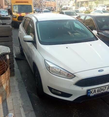 Белый Форд Фокус, объемом двигателя 1 л и пробегом 180 тыс. км за 6000 $, фото 1 на Automoto.ua