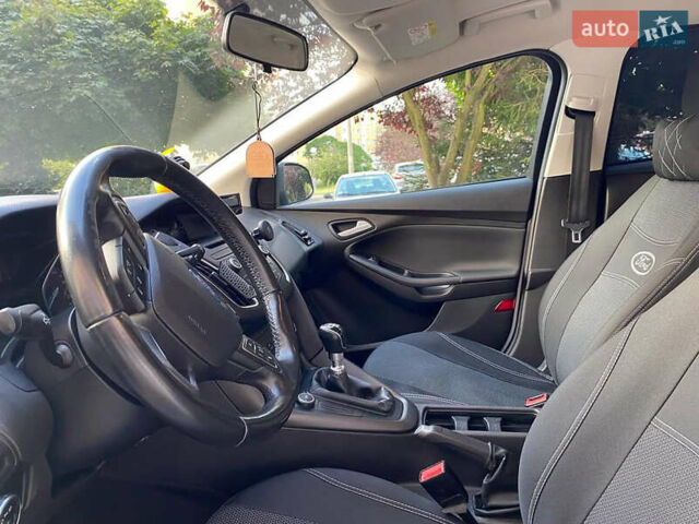 Форд Фокус 2015 в Львове на Automoto.ua Белый Форд Фокус, объемом двигателя 1.56 л и пробегом 193 тыс. км за 9000 $, фото 15 на Automoto.ua