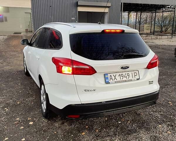 Білий Форд Фокус, об'ємом двигуна 1 л та пробігом 200 тис. км за 7000 $, фото 5 на Automoto.ua