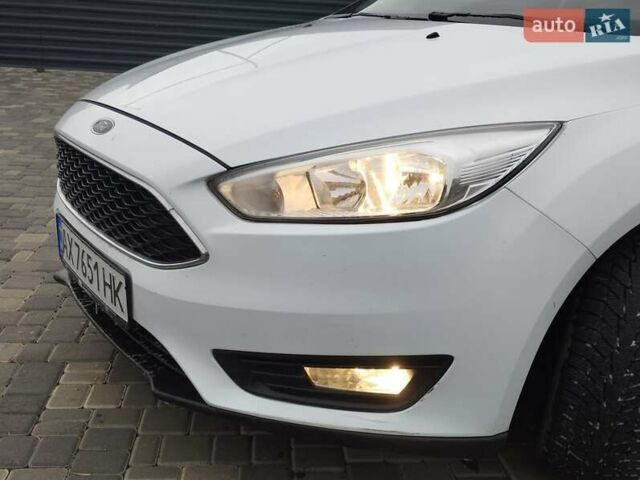 Белый Форд Фокус, объемом двигателя 1.6 л и пробегом 163 тыс. км за 8699 $, фото 12 на Automoto.ua