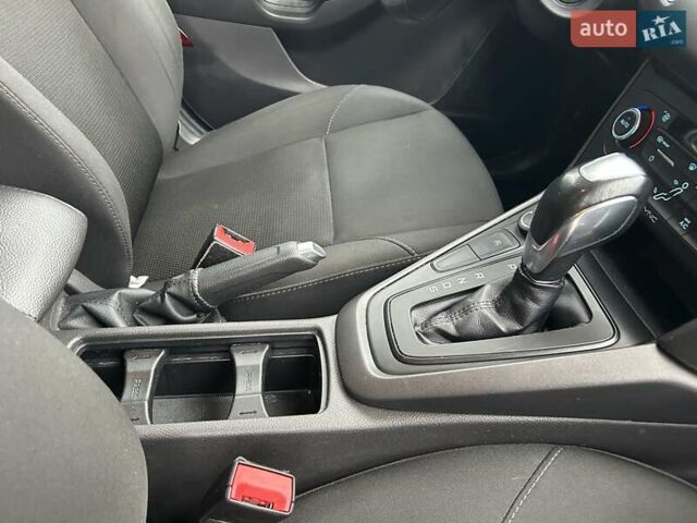 Белый Форд Фокус, объемом двигателя 1 л и пробегом 169 тыс. км за 8700 $, фото 14 на Automoto.ua