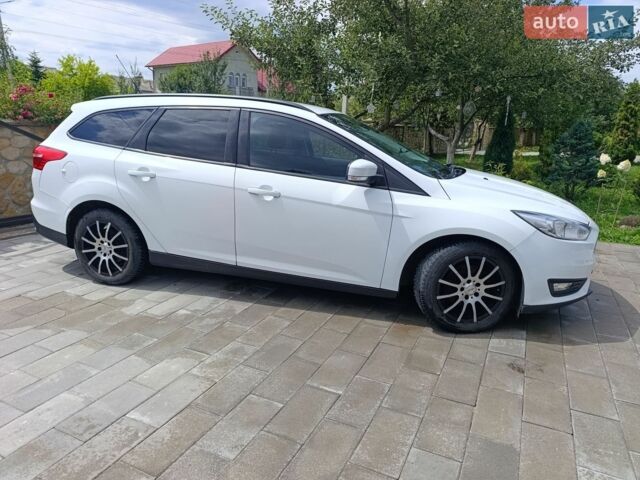Белый Форд Фокус, объемом двигателя 1.5 л и пробегом 215 тыс. км за 8850 $, фото 6 на Automoto.ua