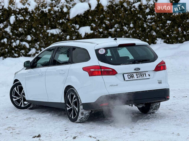 Белый Форд Фокус, объемом двигателя 1 л и пробегом 251 тыс. км за 7400 $, фото 12 на Automoto.ua