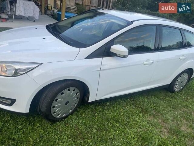 Форд Фокус 2015 у Ужгороді на Automoto.ua Білий Форд Фокус, об'ємом двигуна 1.5 л та пробігом 224 тис. км за 9400 $, фото 3 на Automoto.ua